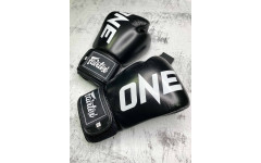 Боксерские перчатки Fairtex One ChampionShip black 12 oz Боксерские перчатки Fairtex One ChampionShip black 12 oz